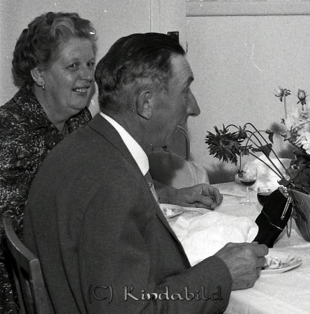 Herr Fridner Eriksson Millingtorp Kisa
raja 
Fridner Eriksson Millingtorp 
Grupporträtt 50 årsfirande

Nyckelord: Eriksson Millingtorp