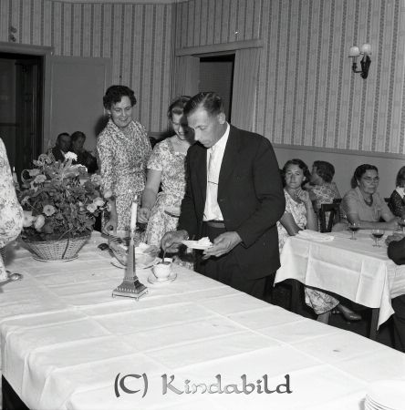 Herr Fridner Eriksson Millingtorp Kisa
raja 
Fridner Eriksson Millingtorp 
Grupporträtt 50 årsfirande

raja
Gösta Andersson Sundsnäs/hökhult 
Källa: Robert45

Nyckelord: Eriksson Millingtorp