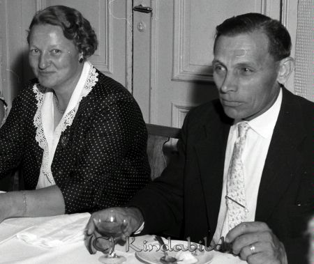 Herr Fridner Eriksson Millingtorp Kisa
raja 
Fridner Eriksson Millingtorp 
Grupporträtt 50 årsfirande

raja
Karin och Gösta Andersson, Sundsnäs, Kisa. 
Källa: Gerd Pettersson

Nyckelord: Eriksson Millingtorp