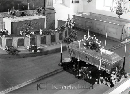 Jordfästning Kista Kisa Kyrka
Nyckelord: jordfästning