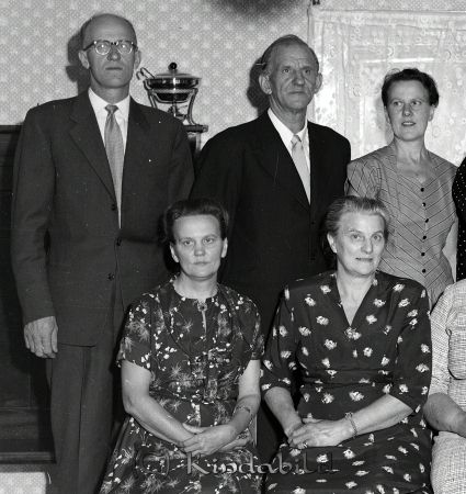 Släkten Anebreid Kisa
raja 
Släkten Anebreid 
Grupporträtt Fotograferat i Columbia


Nyckelord: Anebreid Kisa