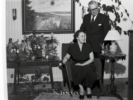 Fru Karestig Kisa
raja 
Fru Karestig  
Grupporträtt 50 årsfirande

Nyckelord: Karestig Kisa