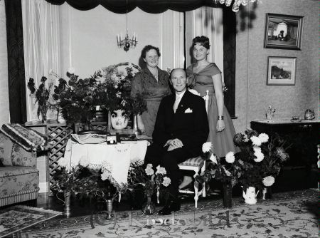 Gustav Markusson Verveln Kisa
raja 
Gustav Markusson  
Grupporträtt 50 årsfirande

Nyckelord: Markusson Verveln
