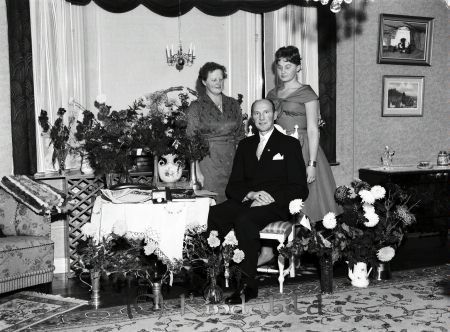 Gustav Markusson Verveln Kisa
raja 
Gustav Markusson  
Grupporträtt 50 årsfirande

Nyckelord: Markusson Verveln