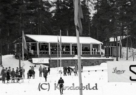 G.M. på skidor Kisa
raja 
G.M. på skidor Kisa
Bebyggelse Serveringen i Folkets Park Kisa


Nyckelord: Skidor Kisa