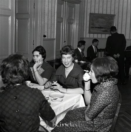 H.u.f.s. Årsfest Kisa Hotell
raja 
H.u.f.s. Årsfest  
Grupporträtt  

Nyckelord: H.u.f.s. Kisa