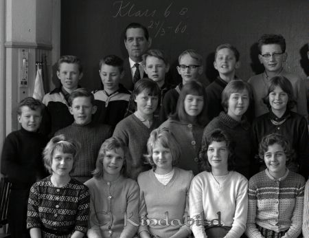 Klass 6 B Kisa Skola Magister N Söreskog
raja 
Klass 6 B Kisa Skola  
Grupporträtt skolfoto

Nyckelord: Söreskog Kisa