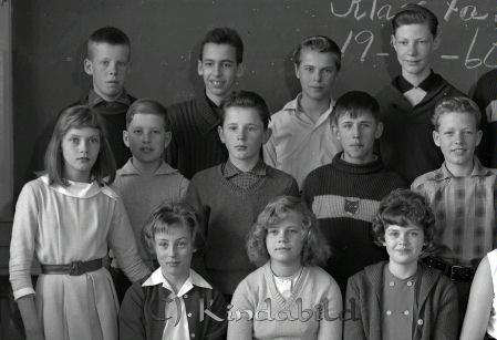 Klass 7 A Kisa Skola Sandeck
raja 
Klass 7 A Kisa Skola 
Grupporträtt skolfoto

Nyckelord: Sandeck Kisa