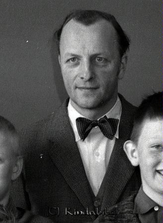 Klass 4 A Kisa Skola Magister Lennart Malmqivst
raja 
Klass 4 A Kisa Skola  
Grupporträtt skolfoto

raja
Magister Lennart Malmqvist 
Källa: careng

Nyckelord: Malmqvist Kisa