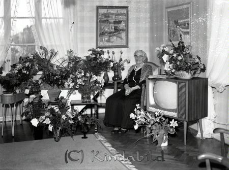Fru Matilda Sandström Övralid Kisa
raja 
Matilda Sandström Övralid  
Porträtt-Kvina 80 årsfirande

Nyckelord: Sandström Kisa