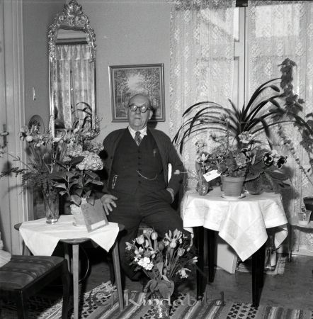 Kindman Axel Brokullen Kisa
raja 
Kindman Axel Brokullen 
Porträtt-Man 75 årsfirande

Nyckelord: Kindman Brokullen