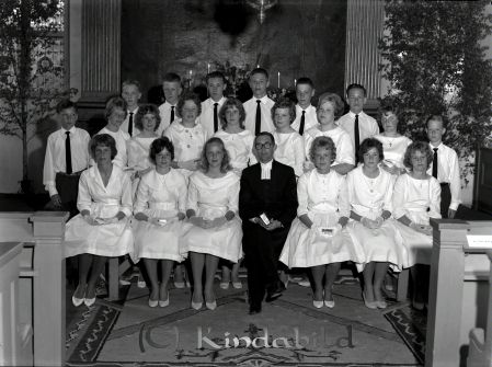 Konfirmation Kisa Kyrka
raja 
Konfirmation Kisa  
Grupporträtt Konfirmationsfoto


Nyckelord: Konfirmation Kisa