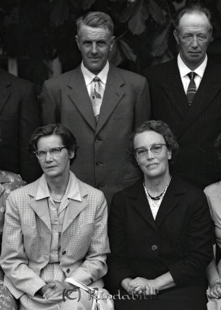 1920 års Konfirmander Jubileum i Tidersrum
raja 
Konfirmander Tidersrum
Grupporträtt Konfirmationsfoto

raja
Till vänster Ture Alf och till höger Gunnar Karlsson Horva.
Källa: Studiegruppen hembygdsgården 


Nyckelord: Konfirmander Tidersrum