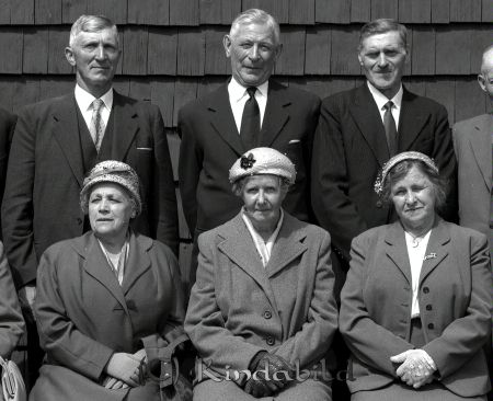1910 års Konfirmander Jubileum i Tidersrum
raja 
Konfirmander Tidersrum
Grupporträtt Konfirmationsfoto

Nyckelord: Konfirmander Tidersrum