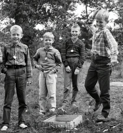 Pingstvänner Läger Barn 7-10 år Rimforsa
raja 
Pingstvänner Läger Barn 7-10 år  
Grupporträtt Barn  

Nyckelord: Pingstvänner Rimforsa