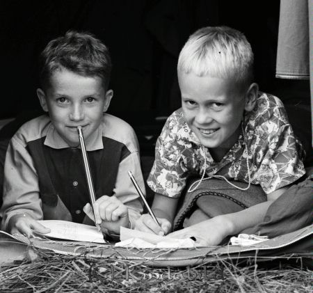 Pingstvänner Läger Barn 7-10 år Rimforsa
raja 
Pingstvänner Läger Barn 7-10 år  
Grupporträtt Barn  


Nyckelord: Pingstvänner Rimforsa