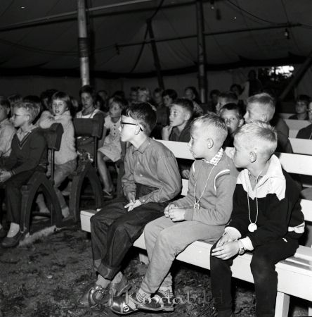 Pingstvänner Läger Barn 7-10 år Rimforsa
raja 
Pingstvänner Läger Barn 7-10 år  
Grupporträtt Barn 

Nyckelord: Pingstvänner Rimforsa