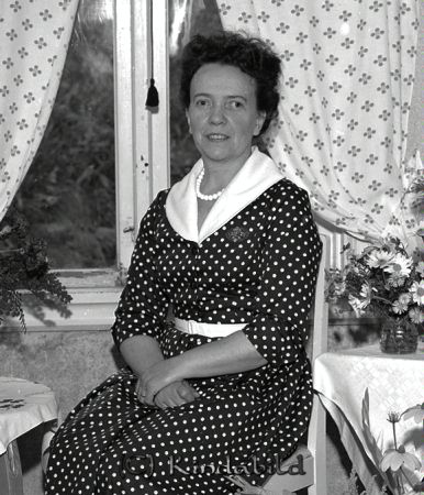 Viola Karlsson Brokullen Kisa
raja 
Viola Karlsson Brokullen 
Porträtt-Kvinna 50 årsfirande

Nyckelord: Karlsson Brokullen