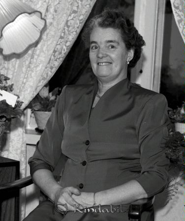 Fru Pettersson Eriksborg Kisa
raja 
Fru Pettersson Eriksborg 
Porträtt-Kvinna 50 årsfirande

Nyckelord: Pettersson Eriksborg