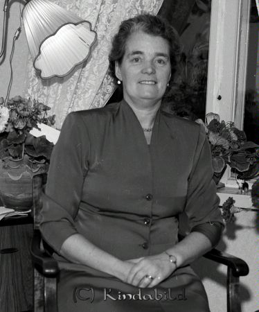 Fru Pettersson Eriksborg Kisa
raja 
Fru Pettersson Eriksborg 
Porträtt-Kvinna 50 årsfirande


Nyckelord: Pettersson Eriksborg