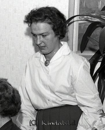 Herr Müller Kindman Kisa Hus 9
raja 
Herr Müller Kindman  
Porträtt-Kvinna

Nyckelord: Müller Kisa