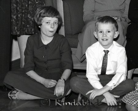 Familjen Sandström Kisa
raja 
Familjen Sandström  
Grupporträtt

Nyckelord: Sandström Kisa