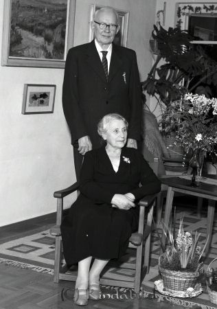 Familjen Sandström Kisa
raja 
Familjen Sandström  
Grupporträtt

Nyckelord: Sandström Kisa
