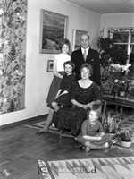 Filnamn=Petters. - ext - 0252d.jpg
Filstorlek=32KiB
Dimensioner=335x450
Uppladdade datum=Nov 19, 2008 Petters. - ext - 0252d.jpg