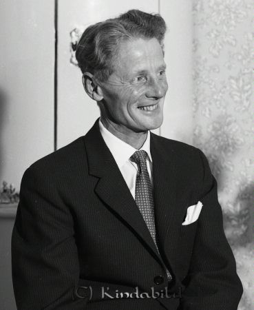 Skogvaktare Petersson Verveln
raja 
Skogvaktare Petersson  
Porträtt-Man

Nyckelord: Petersson Verveln