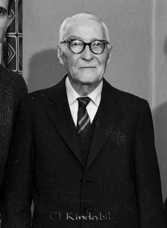 Eklund Konfektion AB Kisa
raja 
Eklund Konfektion AB  
Porträtt-Man

raja
Rudolf Eklund 
Källa: Gerd Pettersson

Nyckelord: Eklund Kisa