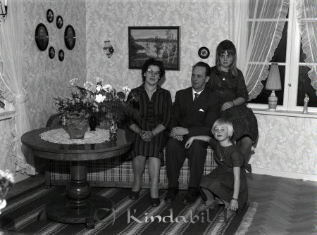 Fru Rydström Lövingsborg Kisa
raja 
Fru Rydström Lövingsborg  
Grupporträtt 50 årsfirande

Nyckelord: Rydström Kisa