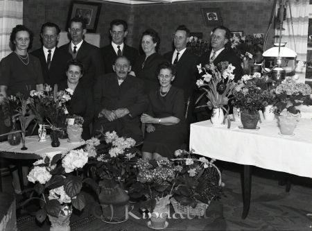 Herr Axel Svensson Ennesbo Kisa
raja 
Axel Svensson Ennesbo  
Grupporträtt 90 årsfirande


Nyckelord: Svensson Ennesbo