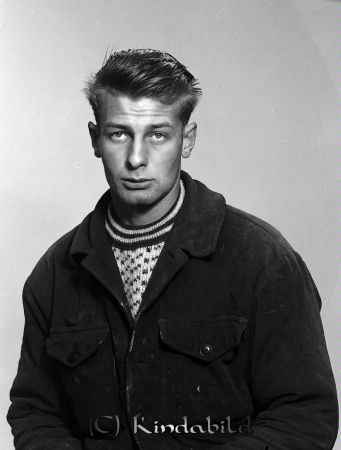 Sven Kindahl Hägerstad Rimforsa
raja 
Sven Kindahl Hägerstad  
Porträtt-Man  

gepe
Sven Ingvar 1940-1994 från Ånestadlund Hägerstad 
Källa: Gerd Pettersson


Nyckelord: Kindahl Hägerstad