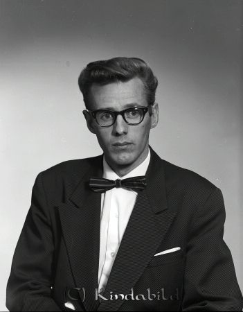Karl Gunnar Persson Broddhaga Kisa
raja 
Karl Gunnar Persson Broddhaga  
Porträtt-Man


Nyckelord: Persson Broddhaga