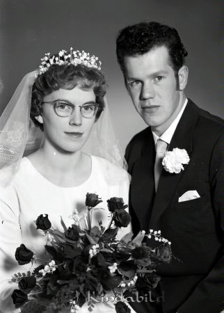 Jan Johansson Malmslätt
raja 
Jan Johansson Malmslätt
Brudpar

raja
Jan Johanssons föräldrar var Sven och Erna Johansson från Krågedal Tjärstad.
 Källa: Studiegruppen hembygdsgården 

Nyckelord: Johansson Malmslätt
