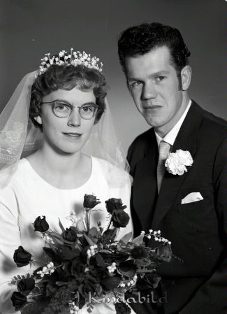 Jan Johansson Malmslätt
raja 
Jan Johansson Malmslätt
Brudpar

Nyckelord: Johansson Malmslätt