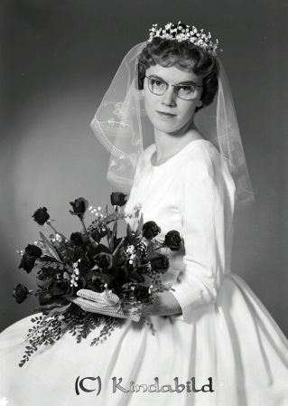Jan Johansson Malmslätt
raja 
Jan Johansson Malmslätt
Porträtt-Kvinna Brudbild

Nyckelord: Johansson Malmslätt