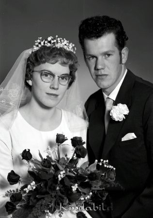 Jan Johansson Malmslätt
raja 
Jan Johansson Malmslätt
Brudpar


Nyckelord: Johansson Malmslätt
