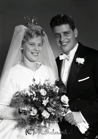 Jan Andersson Kisa
raja 
Jan Andersson  
Brudpar

raja
Birgitta och Jan Andersson, Lillågatan, Kisa. Vigda 5/11 1960. Bruden född Eriksson. Jan från Epplerum, Horn. 
Källa: Tommy Karlsson



Nyckelord: Andersson Kisa