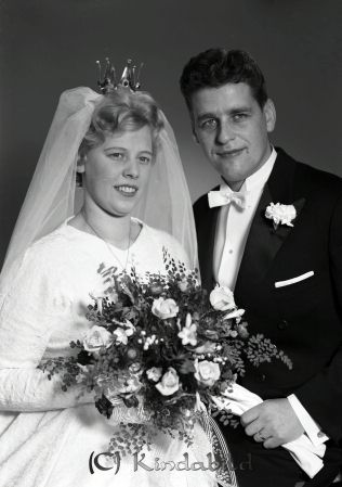 Jan Andersson Kisa
raja 
Jan Andersson  
Brudpar

raja
Birgitta och Jan Andersson, Lillågatan, Kisa. Vigda 5/11 1960. Bruden född Eriksson. Jan från Epplerum, Horn. 
Källa: Tommy Karlsson

Nyckelord: Andersson Kisa