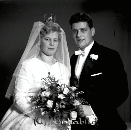 Jan Andersson Kisa
raja 
Jan Andersson  
Brudpar

raja
Birgitta och Jan Andersson, Lillågatan, Kisa. Vigda 5/11 1960. Bruden född Eriksson. Jan från Epplerum, Horn. 
Källa: Tommy Karlsson

Nyckelord: Andersson Kisa