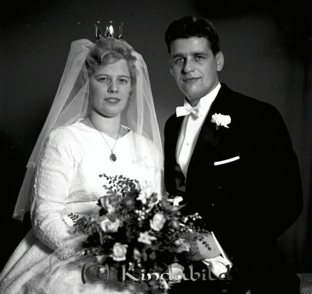 Jan Andersson Kisa
raja 
Jan Andersson  
Brudpar

raja
Birgitta och Jan Andersson, Lillågatan, Kisa. Vigda 5/11 1960. Bruden född Eriksson. Jan från Epplerum, Horn. 
Källa: Tommy Karlsson

Nyckelord: Andersson Kisa