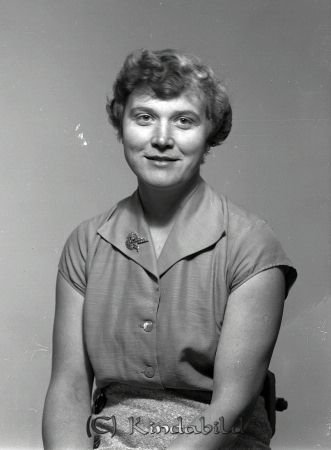 Alice Karlsson Viksholm Rimforsa
raja  
Alice Karlsson Viksholm  
Porträtt-Kvinna

Nyckelord: Karlsson Viksholm