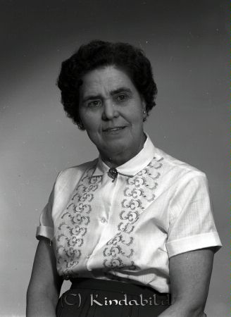 Fru Olga Pettersson Bergdala Kisa
raja  
Olga Pettersson Bergdala  
Porträtt-Kvinna

Nyckelord: Pettersson Bergdala