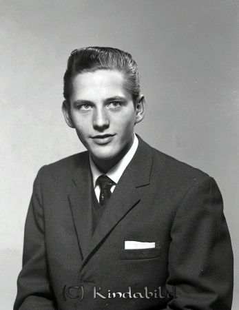 Karl Erik Larsson Björknäs Kisa
raja  
Karl Erik Larsson Björknäs  
Porträtt-Man
 

Nyckelord: Larsson Björknäs