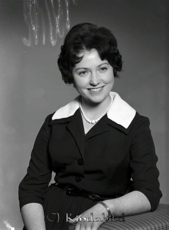 Solveig Yngvesson Kindagatan 12 Kisa
raja  
Solveig Yngvesson Kisa
Porträtt-Kvinna

raja
Solveig Yngvesson, dotter till Yngve Andersson. De kom från Boxhult. Systern heter Vivianne.
 1970 bodde familjen på Kindagatan 12 i Kisa.
 Källa: Studiegruppen hembygdsgården 
Nyckelord: Yngvesson Kisa