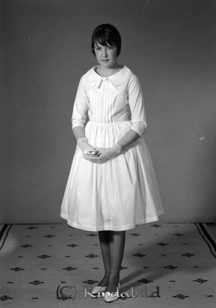 Elsmari Söreskog Kjettestorp Kisa
raja  
Elsmari Söreskog Kjettestorp  
Porträtt-Kvinna Konfirmationsfoto 

raja
Els-Marie Söreskog född 1947 i Kisa, dotter till Nils och Elsvig Söreskog.
 Syskon: Birgitta, Gunilla och Björn
 Källa: Studiegruppen hembygdsgården
Nyckelord: Söreskog Kjettestorp