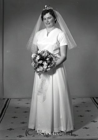 Tore Gustavsson Kisa
raja  
Tore Gustavsson Kisa 
Brudfoto  

raja
Marianne Gustafsson , från Hökhult,Kisa. Hennes föräldrar hette Axel och Hilda Andersson. 
Källa: Ann-Sofie Olovsson

 

Nyckelord: Gustavsson Kisa