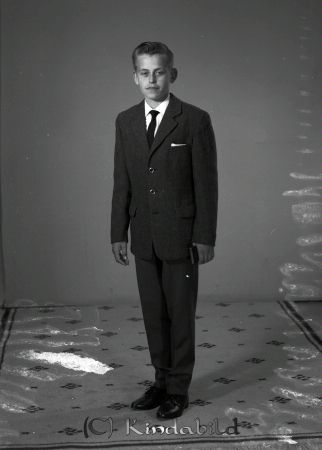 Karlsson Arne Kisa Hus E Kisa
raja  
Karlsson Arne Kisa  
Porträtt-Man Konfirmationsfoto   

raja
Arne Karlsson "Arne Dacke". Son till Elsa Olsson. Flyttade till Göteborg
Källa: Studiegruppen hembygdsgården 

Nyckelord: Karlsson Kisa