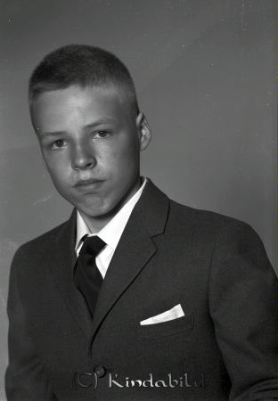 Laine Pertti Kisa Hus B Kisa
raja  
Laine Pertti Kisa  
Porträtt-Man Konfirmationsfoto   

raja
Pertti son till Kauko o ?, syskon Pekka, Raymond, Risto o Seppo. Pertti gift med Annika.
Källa: Studiegruppen Hembygdsgården 

Nyckelord: Laine Kisa